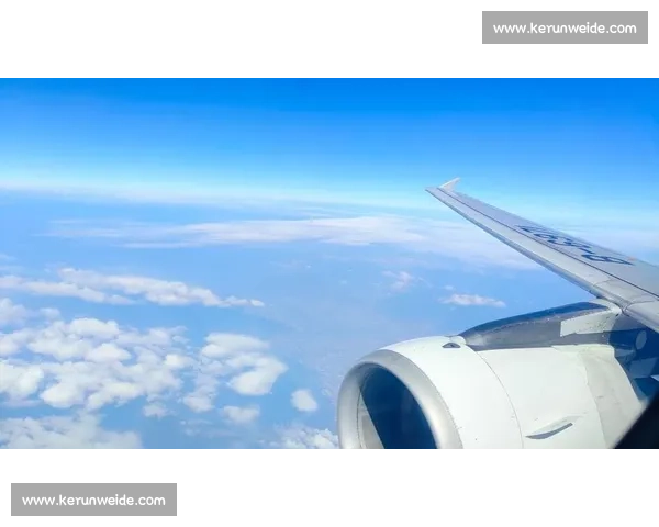 空中飞车双跳伞：当车手与座驾共舞蓝天